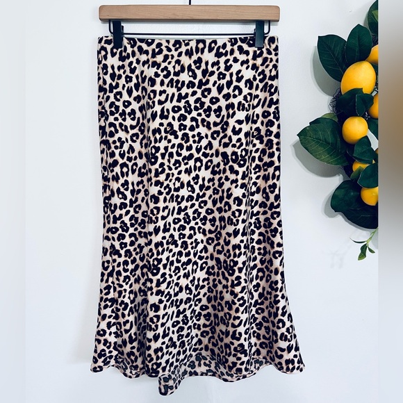 Carly Jean Los Angeles Dresses & Skirts - 🌻CJLA • Sara satin leopard midi skirt